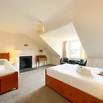 Remarkable 5Br Townhouse With Garden, Sleeps 12